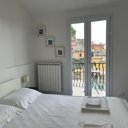 Life Guest house *
