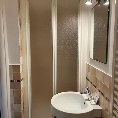Life Guest house