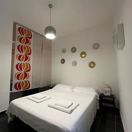 Life Guest house *